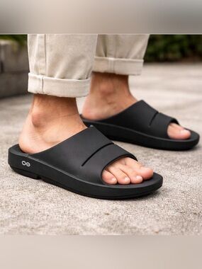 Oofos Ooahh Black Unisex Sports Slide Recovery LN M10 W12 Recovery Men Women